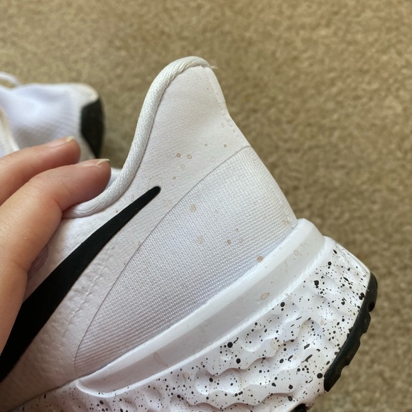 Nike Revolution 5 Women’s size 6 - VERY lightly worn - Picture 9 of 9